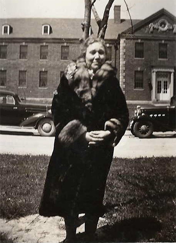 Dot's Aunt Ag